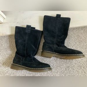 Size 9 / Dr. Marten black suede “Jenny” Sherpa lined mid-calf boots